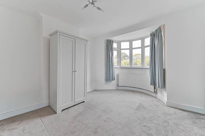 4 Bedroom Terraced House For Sale In Green Lane, Worcester Park, KT4