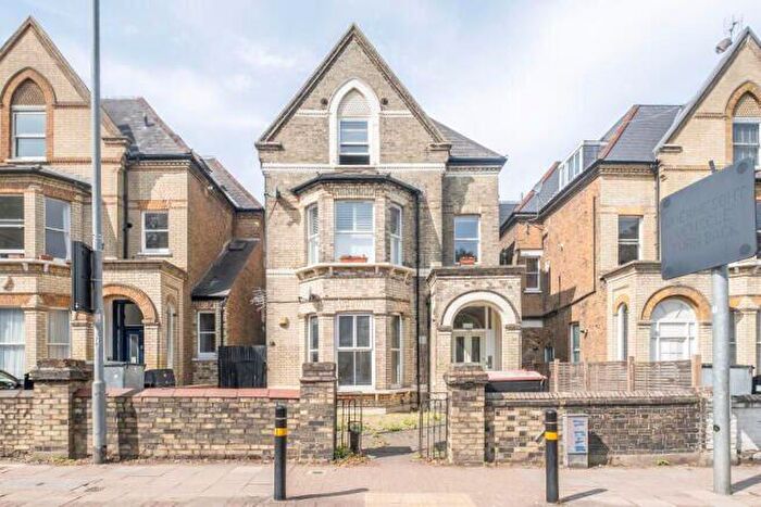 1 Bedroom Flat For Sale In Ground Floor, Bedford Hill, London, Wandsworth, SW12