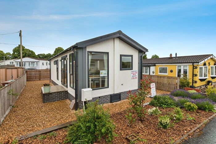 2 Bedroom Park Home For Sale In Central Avenue, Newport Park, Exeter, EX2