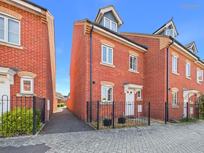 4 Bedroom End Of Terrace House For Sale In Eagle Way, Hampton Vale, Peterborough, PE7