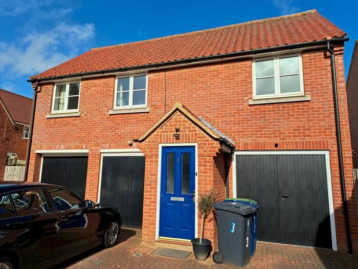 2 Bedroom Maisonette To Rent In Bramble Court, Great Cambourne, Cambridge, CB23