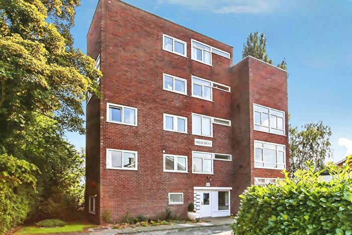 2 Bedroom Flat For Sale In Norris Hill Drive, Heaton Norris, Stockport, SK4