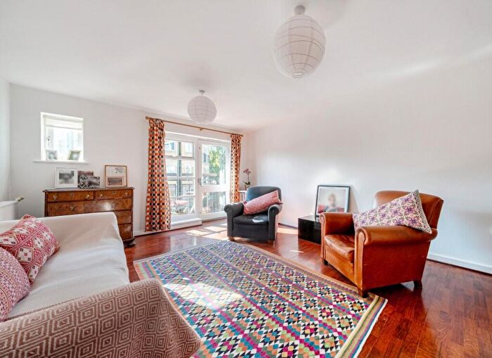 2 Bedroom Flat For Sale In Kelly Avenue, London, SE15