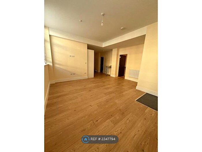 1 Bedroom Flat To Rent In Gillingham, Gillingham, ME7