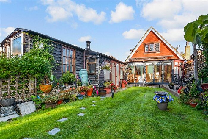 3 Bedroom Detached House For Sale In Woodmansterne Lane, Banstead, Surrey, SM7