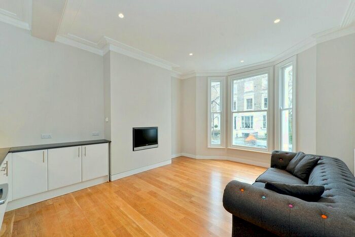 1 Bedroom Flat To Rent In Blenheim Crescent, Notting Hill Gate, W11