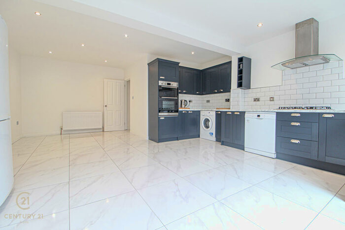 3 Bedroom Terraced House To Rent In Potters Grove, New Malden, KT3