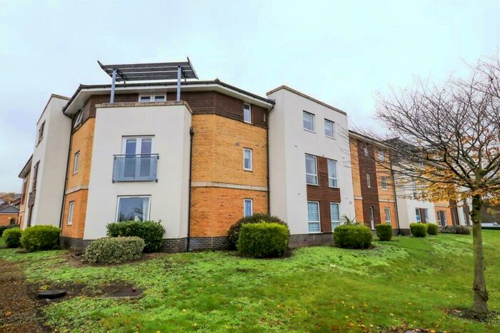 1 Bedroom Apartment To Rent In Connington Crescent, Chingford, E4