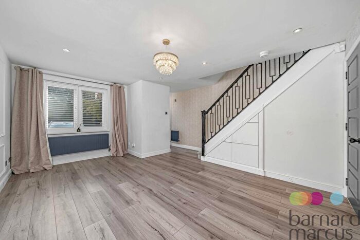 3 Bedroom House To Rent In Kirkby Close, London, N11