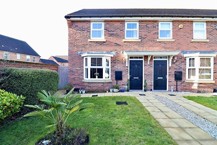 3 Bedroom End Of Terrace House For Sale In Pavilion Close, Pocklington, York, YO42
