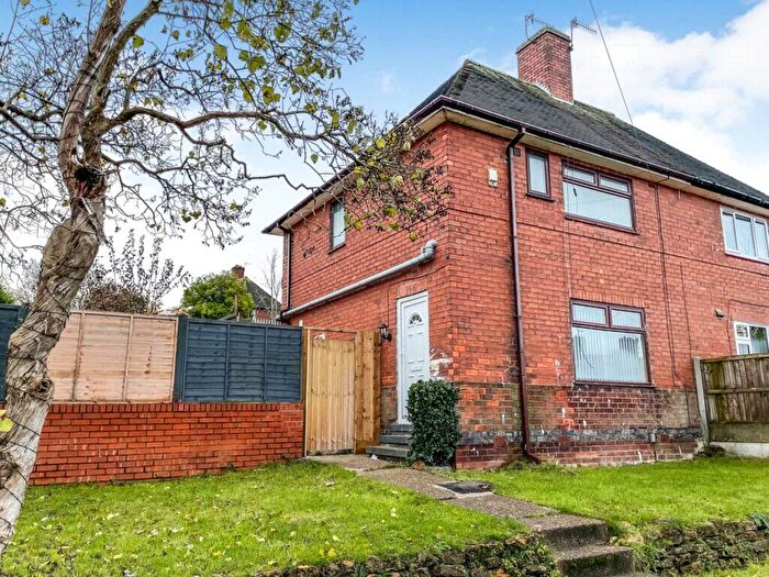 3 Bedroom Semi Detached House To Rent In Raymede Drive, Nottingham, Nottinghamshire, NG5