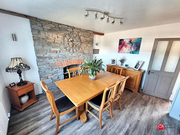 3 Bedroom Semi-Detached House For Sale In Waun Road, Loughor, Swansea, City And County Of Swansea., SA4