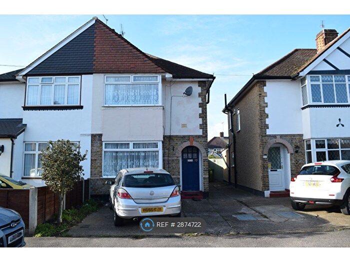 2 Bedroom Semi Detached House To Rent In Linkscroft Avenue, Ashford, TW15