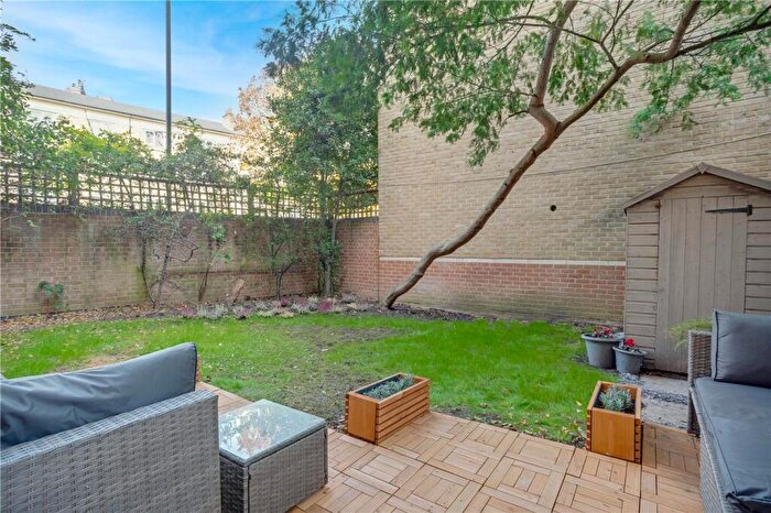 2 Bedroom Apartment For Sale In Church Road, London, N1