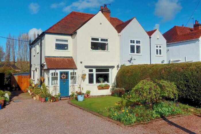 3 Bedroom Semi-Detached House For Sale In Tamworth Road, Furnace End, Birmingham, B46