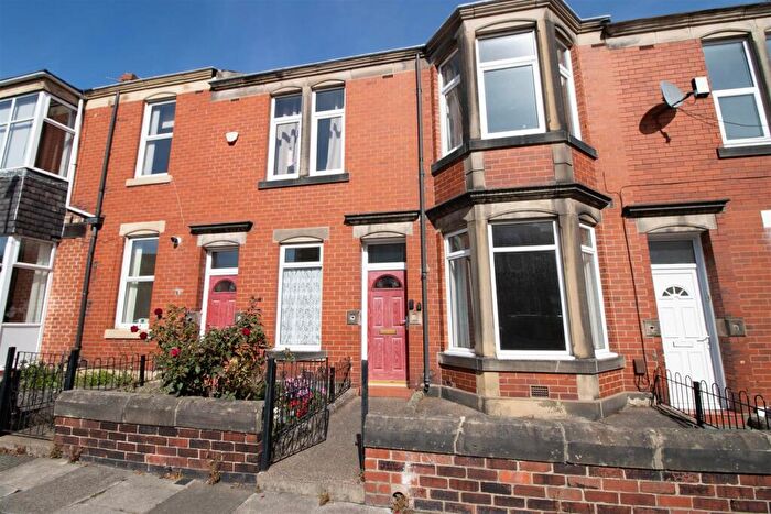 3 Bedroom Flat For Sale In Sackville Road, Newcastle Upon Tyne, NE6