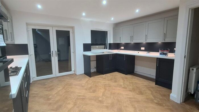 3 Bedroom Semi-Detached House To Rent In Heycroft Road, Hockley, Essex, SS5