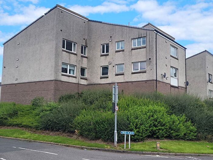 2 Bedroom Flat To Rent In Tiree Place, Hallglen, FK1