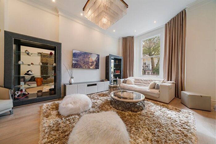 6 Bedroom Terraced House To Rent In Inverness Gardens, Kensington And Chelsea, W8