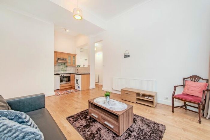 1 Bedroom Flat To Rent In St. John Street, London, EC1V