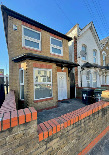 3 Bedroom Detached House To Rent In Hornsey Park Road, London, N8