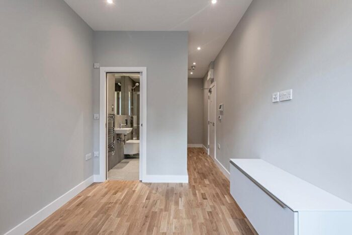 Flat To Rent In Inglewood Road, NW6