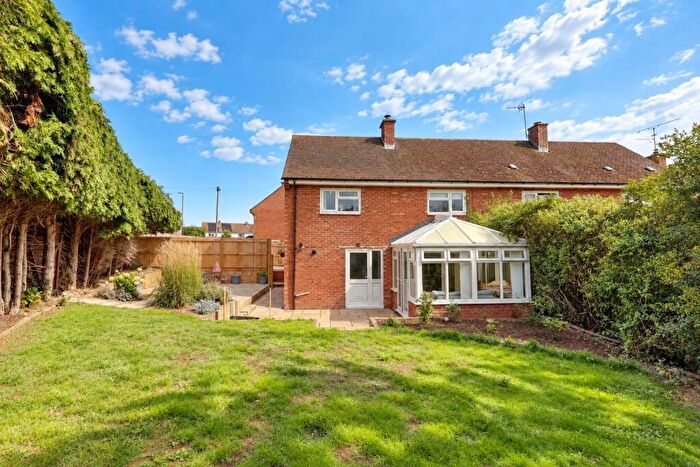 3 Bedroom Semi-Detached House For Sale In Glebe Road, Newent, GL18