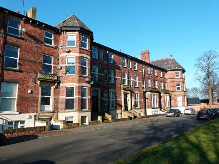 2 Bedroom Flat To Rent In Westfield Terrace, Leeds, West Yorkshire, LS7