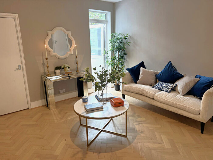 2 Bedroom Terraced House For Sale In Parish Lane, London, SE20