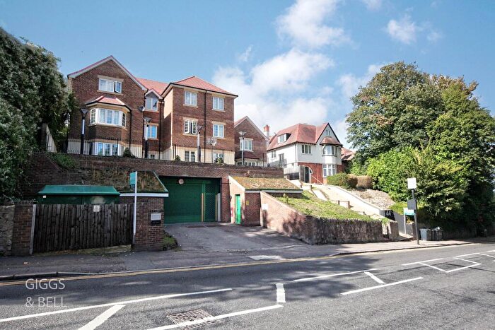 1 Bedroom Apartment For Sale In Rana Court, London Road, Luton, Bedfordshire, LU1