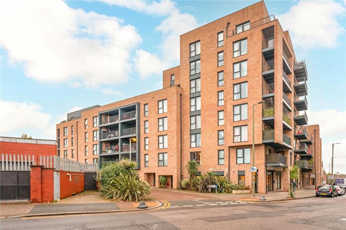 3 Bedroom Apartment To Rent In Woodley Crescent, London, NW2