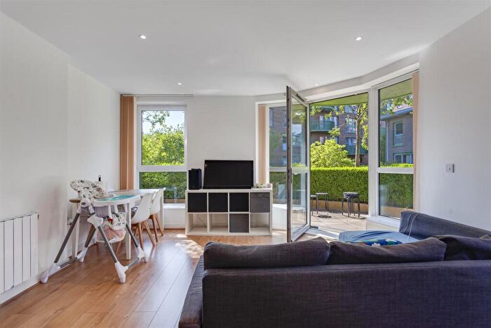 2 Bedroom Apartment For Sale In Grayston House, Blackheath, SE3