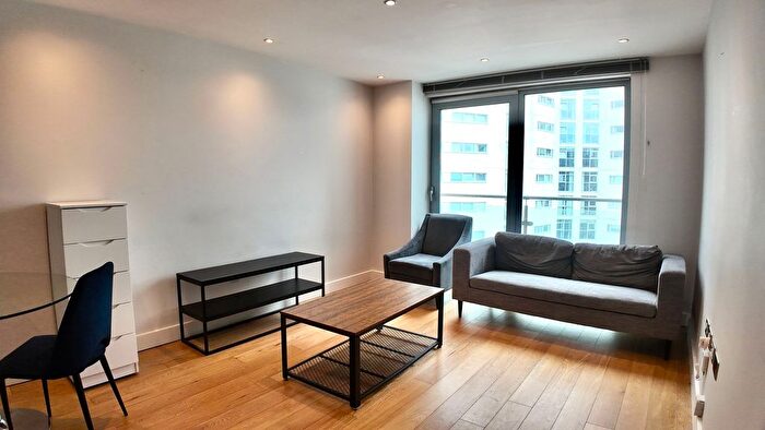 1 Bedroom Flat To Rent In Bute Terrace, Cardiff, CF10