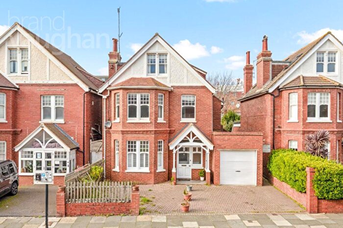 4 Bedroom Flat For Sale In Vallance Gardens, Hove, BN3