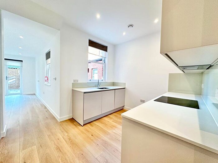 1 Bedroom Apartment To Rent In Archway Road, Highgate, N6