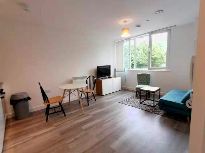 1 Bedroom Flat To Rent In Talbot Road, Manchester, M16