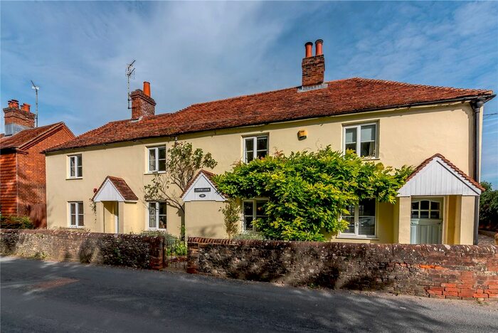 4 Bedroom Detached House For Sale In High Street, Kintbury, Hungerford, Berkshire, RG17