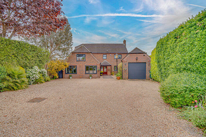 6 Bedroom Detached House For Sale In Locks Heath Park Road, Southampton, SO31