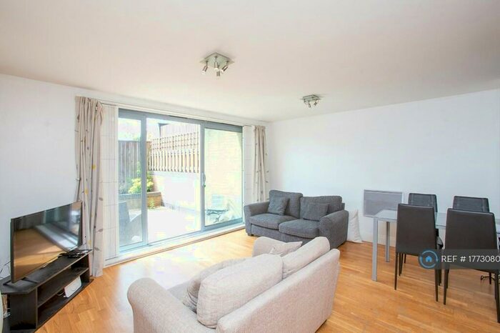 2 Bedroom Flat To Rent In Regents Park Road, London, NW1