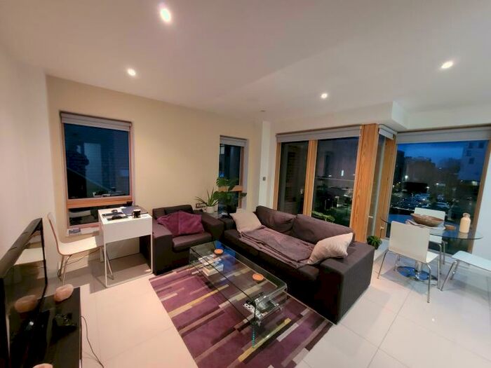 2 Bedroom Apartment To Rent In Apt . :: Ice Plant, M4