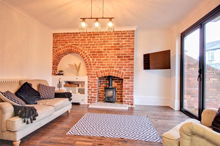 3 Bedroom Semi Detached House For Sale In West End Road, Cottingham, HU16