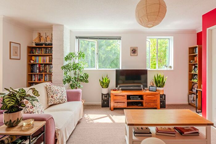 3 Bedroom Flat For Sale In Westfield Park, Grosvenor Court, BS6