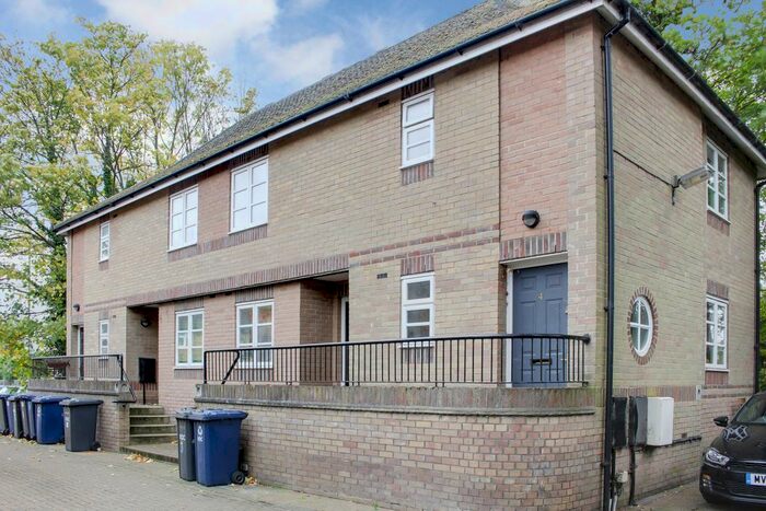 1 Bedroom Flat To Rent In Cambridge Street, St. Neots PE19