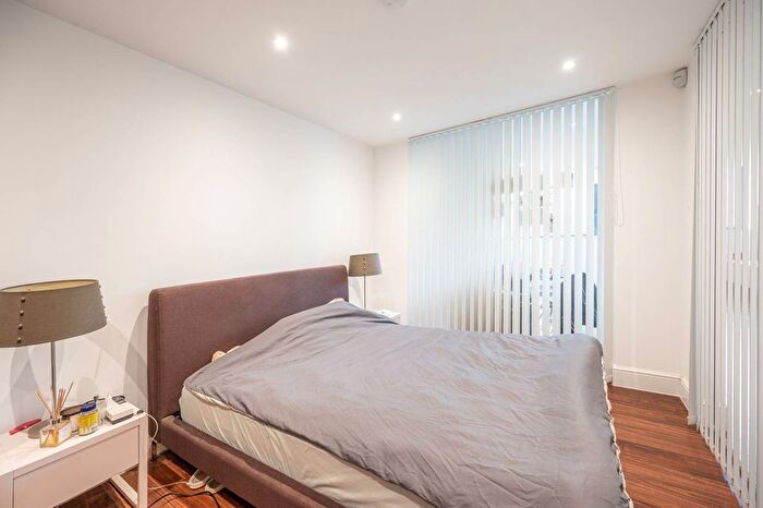 1 Bedroom Flat To Rent In Finchley Road, South Hampstead, London, NW3