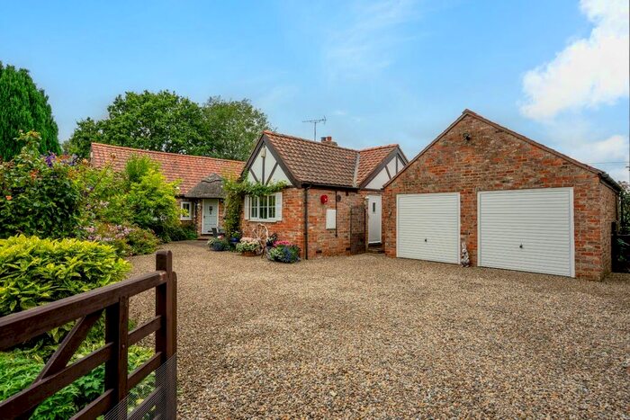 4 Bedroom Detached Bungalow For Sale In Gate Helmsley, York, YO41