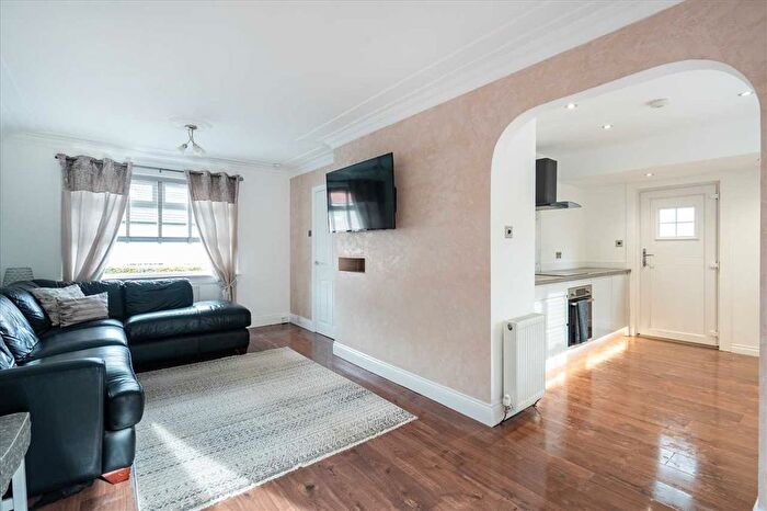2 Bedroom End Of Terrace House For Sale In Anderson Crescent, FK1
