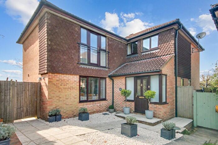 5 Bedroom Detached House For Sale In Barton Crescent, East Grinstead, West Sussex, RH19