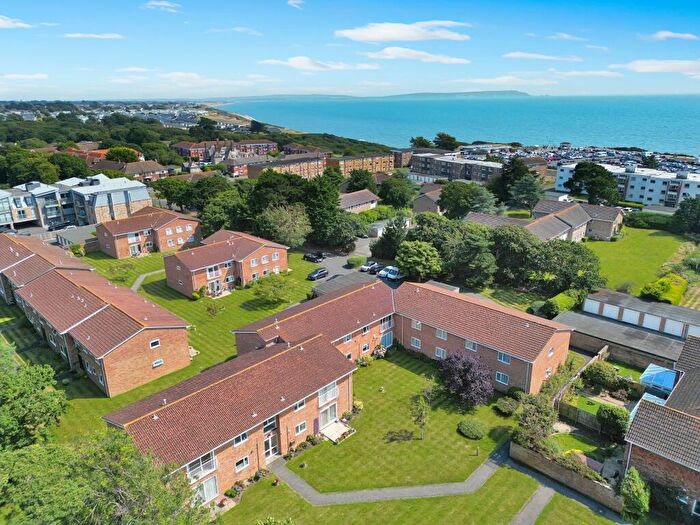2 Bedroom Flat For Sale In Waterford Place, Highcliffe, Dorset., BH23