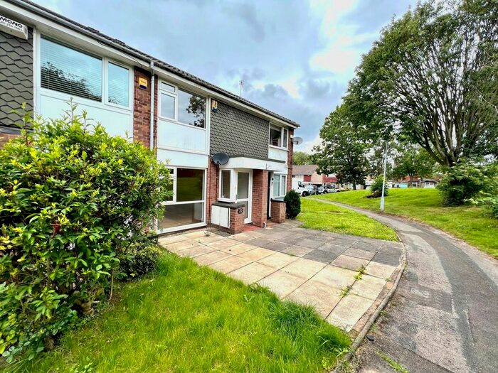 2 Bedroom Property To Rent In Portrea Close, Stockport, SK3