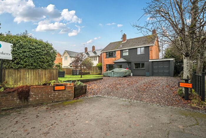 4 Bedroom Detached House For Sale In Potterne Road, Devizes, SN10